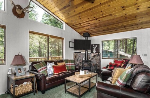 Cold Springs Cabin | The Lazy Lodge Cabin in Cold Springs *WiFi and AT&T cell service working”