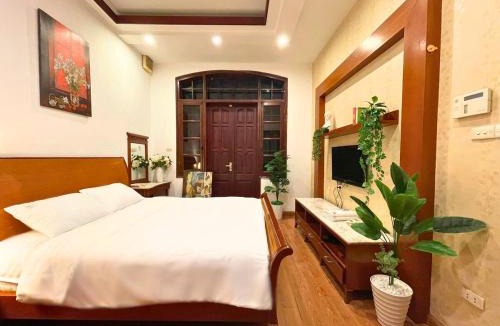 Tay Ho Apartment | The leaf room - West Lake area