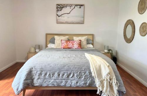Port Willunga House | The Little Beach Retreat - Relaxing family sized home one street from the sea!