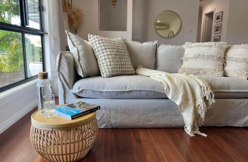 Port Willunga House | The Little Beach Retreat - Relaxing family sized home one street from the sea!