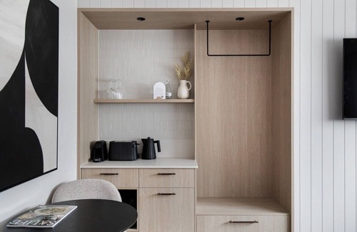 Mount Gambier Apartment | The Lodge - Room 2 - Luxury Central private Rooms, Free wifi