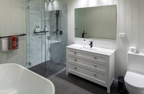 Kyneton House | THE MANSE ON EBDEN - PUT ON YOUR SUNDAY BEST
