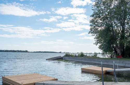 Bloomfield Apartment | The Milford-PEC Couple's Getaway