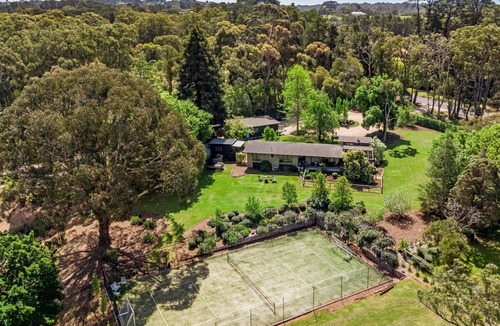 Red Hill South House | The Oaks Stunning Red Hill Country and Coastal Home 15 Acres, Wineries, Beaches