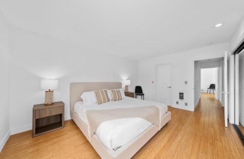Wilshire Montana Apartment | The Orchid-Beachfront Bliss Spacious 2BR Apt In Santa Monica