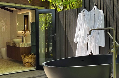 Coldstream House | The Pavilion Yarra Valley pet friendly luxury retreat & boutique wedding venue