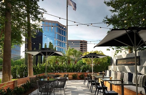 Irvine Business Complex Hotel | The Perfect Fit & Quality Stay! 4 Relaxing Units, w/Pool, Airport Shuttle