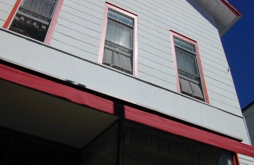 East Aurora Apartment | The Persons Apartment - in the Heart of East Aurora