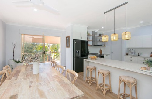 Iluka House | The Point - Riverfront Villa in Prime Location