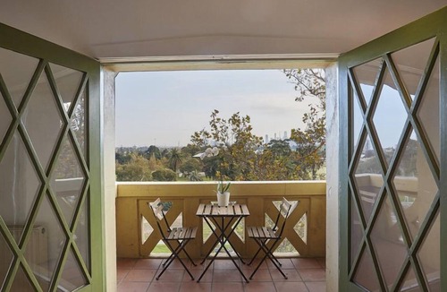 St Kilda Apartment | The Ritz- Large St Kilda apartment, Fantastic location and amazing views