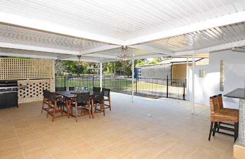 Toogoom House | The Sanctuary@Toogoom - Beachfront- 5BR- Pool - Aircon