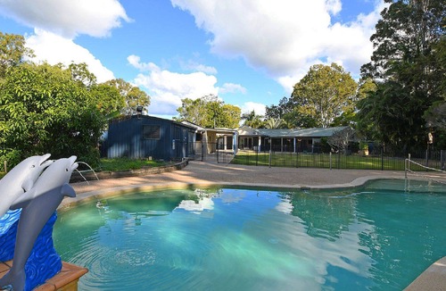 Toogoom House | The Sanctuary@Toogoom - Beachfront- 5BR- Pool - Aircon