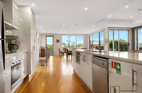 Long Beach Apartment | The Sandcastle: Steps to the Beach