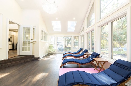 Clarkson-Lorne Park House | The Serenity Home Pool/Yoga/Game Room by the Lake