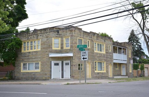 Niagara Falls House | THE STONE CASTLE-Free Parking, Minutes From Falls & Casino