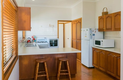 Point Vernon House | The Sun & The Sea - Perfect home for the family & friends getaway