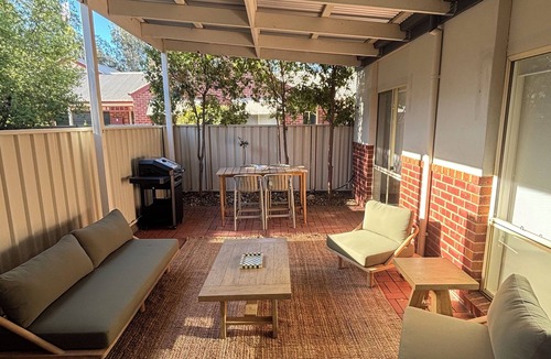 Echuca House | The Terrace. Bright & Comfortable 2BR Unit - Prime Echuca Location