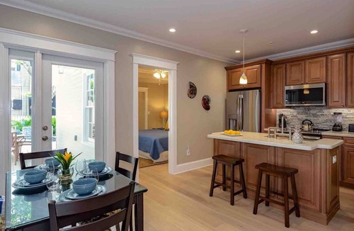 Historic Seaport House | *THE TOASTED COCONUT @ OLD TOWN* Fully Restored + Pool + LAST KEY SERVICES…