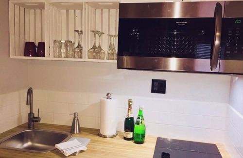 Elora Apartment | The VICTORIA: Petit Appartment