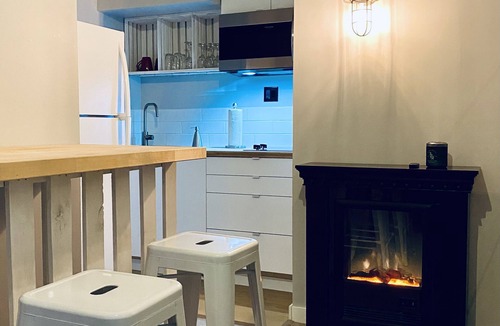 Elora Apartment | The VICTORIA: Petit Appartment