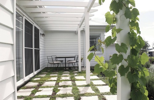 Worrigee House | The 'White House' on Tee. Luxury house, close to weddings!