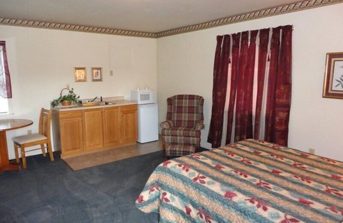 Westfield Hotel | Theater Motel