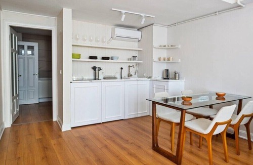 Arnavutkoy Apartment | This apartment is a 1 bedroom(s), 1 bathrooms, located in Beşiktaş, İstanbul.