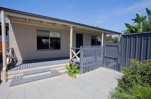 Horsham House | This charming 1-bedroom home in Horsham is perfect for a relaxing getaway