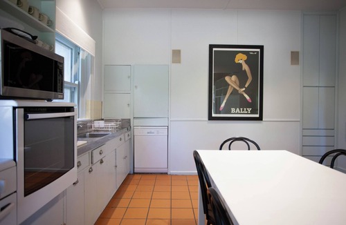 Lake Wendouree House | This house is a 4 bedroom(s), 1 bathrooms, located in Lake Wendouree, VIC.