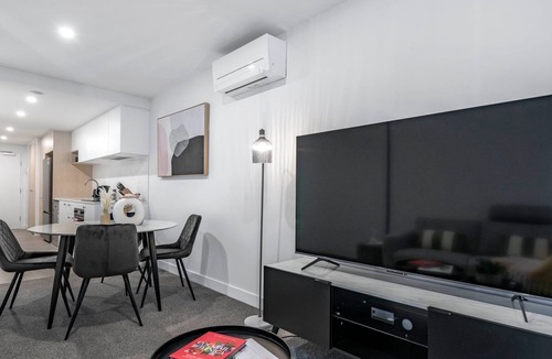 Phillip Apartment | ThLittle Luxe Phillip City Fringe Retreat