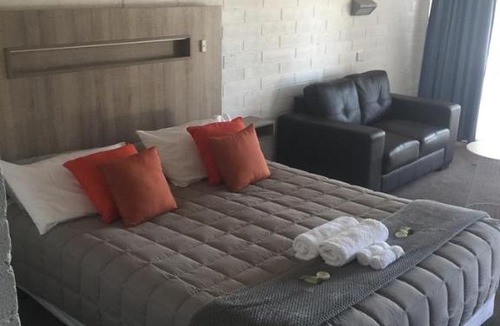 Tocumwal Hotel | Thomas Lodge Motel