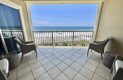 Orange Beach East Condo | Time to get… 🎶 Knee deep in the water somewhere! 🎶 on island time!