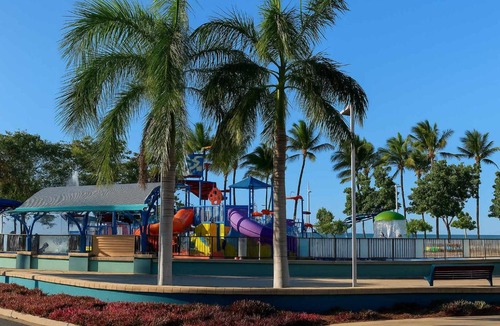 North Ward Apartment | Townsville Strand Stay - Oceanfront Steps to Beach & Waterpark