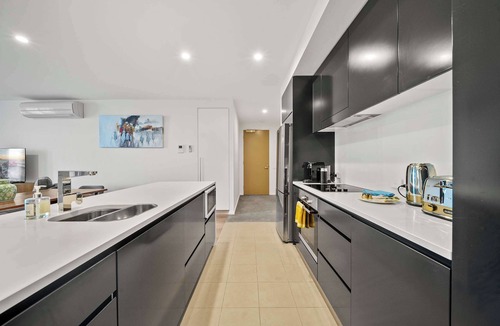 Kingston Apartment | Tranquil 2-Bed Apartment in Kingston Foreshore