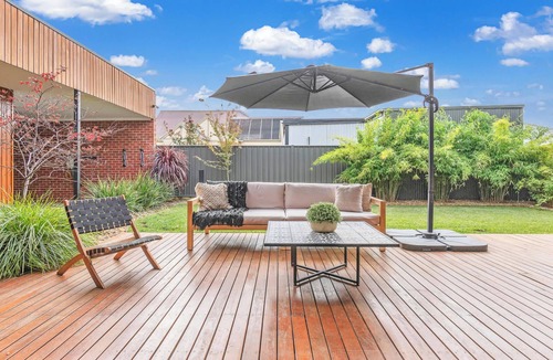 Echuca House | Tranquil Garden Oasis | Central Echuca