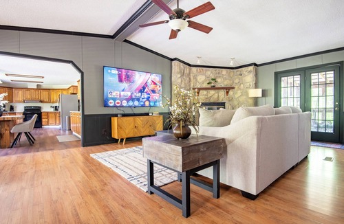 Green Pond House | Tranquil Trails – Hot Tub Porch Fenced Yard