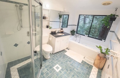 Hornsby House | Tranquil Treehouse Retreat