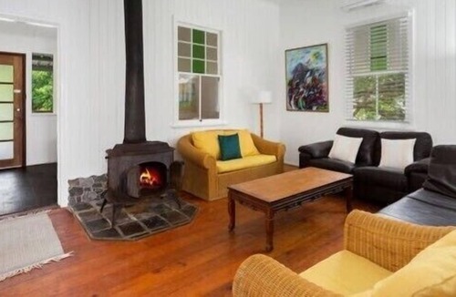 Coalfalls House | Tranquility home in Coalfalls (Ipswich 4305)1 km to shop and 5mi. to RIVERLINK.
