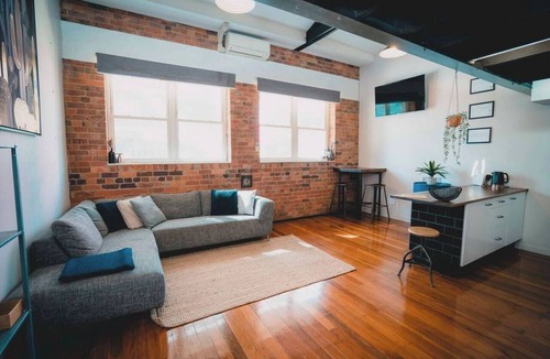 Fortitude Valley Apartment | Trendy Industrial Style Loft in Fortitude Valley