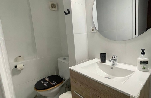 Arganda del Rey Hotel | Triple Superior - Balcón Calle el Pilar - Mini Cocina-bańo Privado
