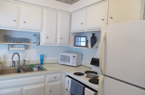 Cocoa Beach Condo | Tropical paradise awaits!