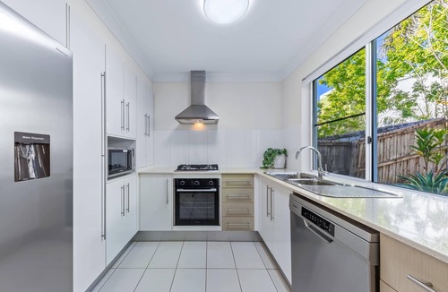 Cannonvale Apartment | Tropical Resort Apartment