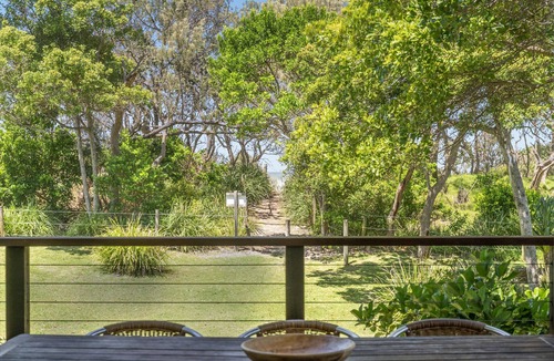 Suffolk Park House | Tuckeroo Beach House, Beachfront Suffolk