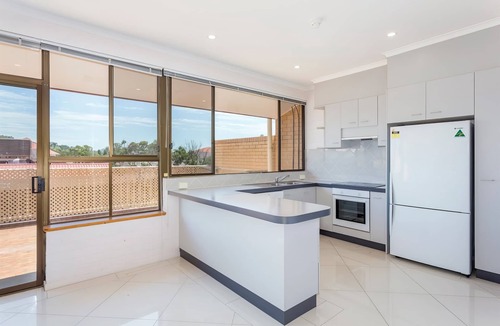 Greenway Apartment | Tuggeranong Short Stay #06 - Large Balcony With Lake Views - Sleeps 6