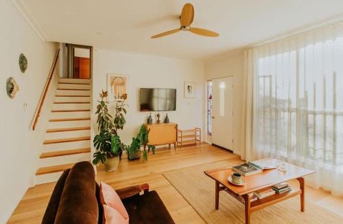 Dromana House | Two Suns and a Moon