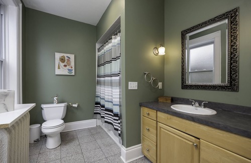Albright Apartment | ⭐ Two Townhouses ⭐ Styled ⭐ Park Setting