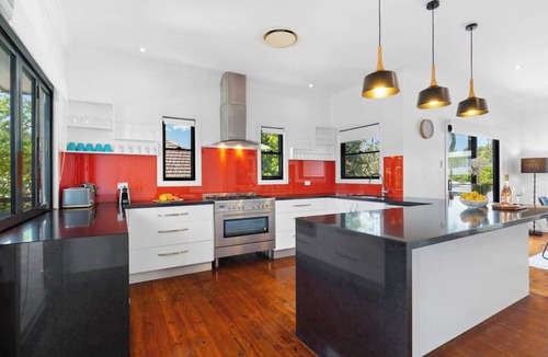 Carina House | Ultimate Family Retreat|Long Stays|Pet Friendly