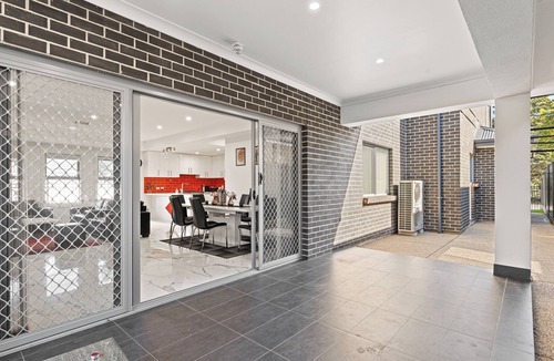 Clearview House | Ultra Luxury Mansion Near CBD