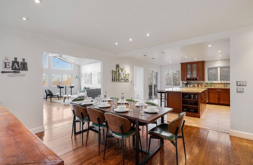 Monroe House | Unique Scenic home with King suite & Hot tub