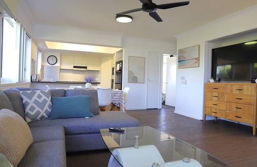 Torquay Apartment | Unit 17 Charlton on the Esplanade